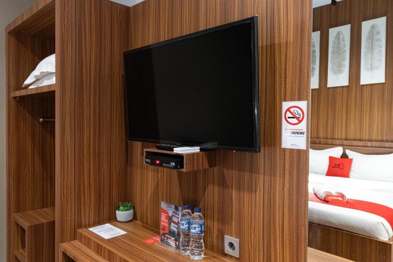 Reddoorz Premium Near Centre Point Mall Medan Eksteriør bilde