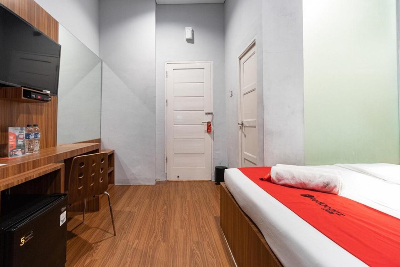 Reddoorz Premium Near Centre Point Mall Medan Eksteriør bilde