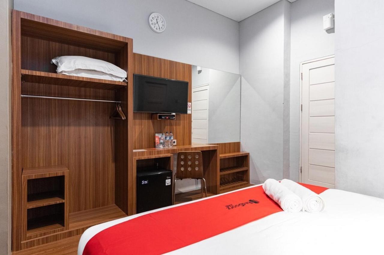 Reddoorz Premium Near Centre Point Mall Medan Eksteriør bilde