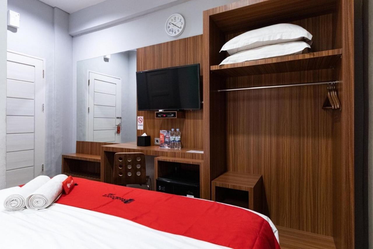 Reddoorz Premium Near Centre Point Mall Medan Eksteriør bilde